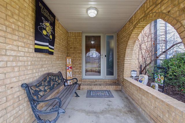 1118 N Sandplum Ln, Wichita, KS 67212