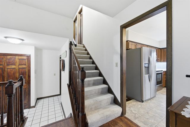 1118 N Sandplum Ln, Wichita, KS 67212