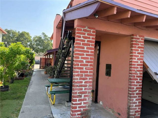 2301 S. Center Street, Santa Ana, CA 92704