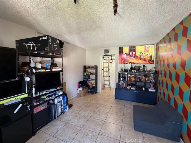 2301 S. Center Street, Santa Ana, CA 92704