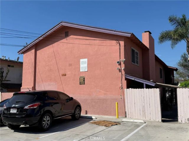 2301 S. Center Street, Santa Ana, CA 92704