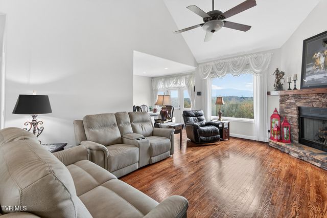 100 Golf Villa Drive, Greeneville, TN 37743