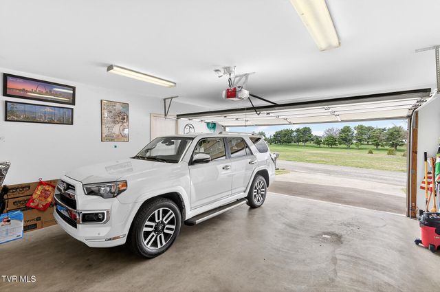 100 Golf Villa Drive, Greeneville, TN 37743