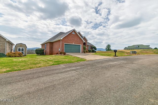 100 Golf Villa Drive, Greeneville, TN 37743