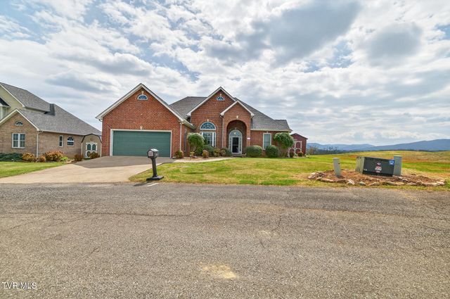 100 Golf Villa Drive, Greeneville, TN 37743