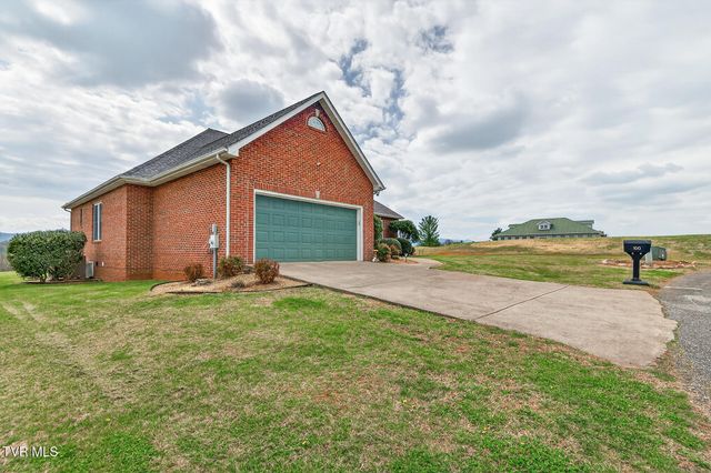 100 Golf Villa Drive, Greeneville, TN 37743