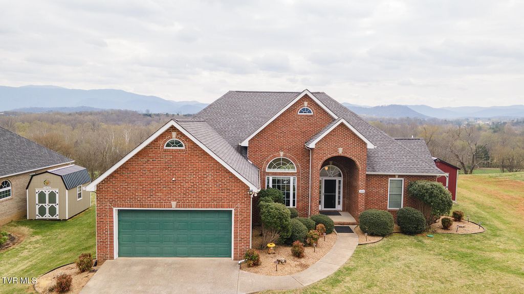 100 Golf Villa Drive, Greeneville, TN 37743