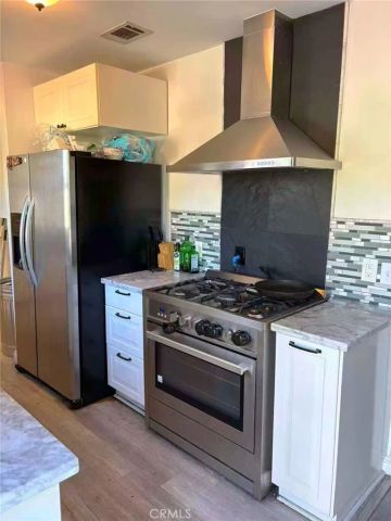 1105 E Walnut, Fullerton, CA 92831