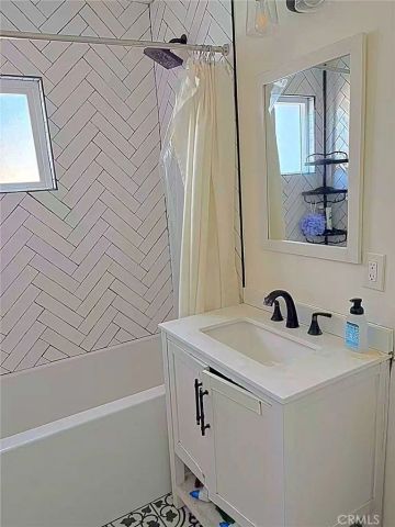 1105 E Walnut, Fullerton, CA 92831