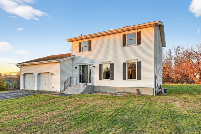 14 Country Meadows Road, New Paltz, NY 12561