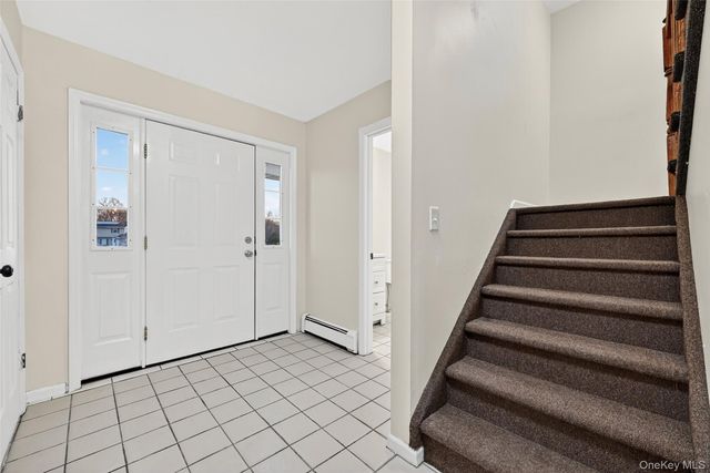 14 Country Meadows Road, New Paltz, NY 12561