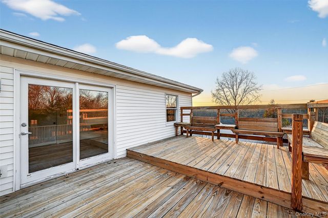 14 Country Meadows Road, New Paltz, NY 12561