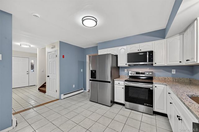 14 Country Meadows Road, New Paltz, NY 12561