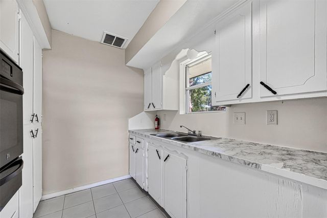 9702 Hillis Street, Houston, TX 77078