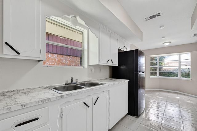 9702 Hillis Street, Houston, TX 77078