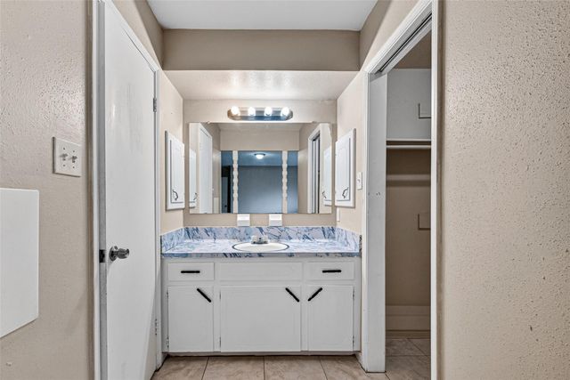 9702 Hillis Street, Houston, TX 77078