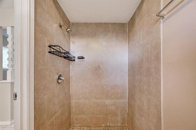 9702 Hillis Street, Houston, TX 77078