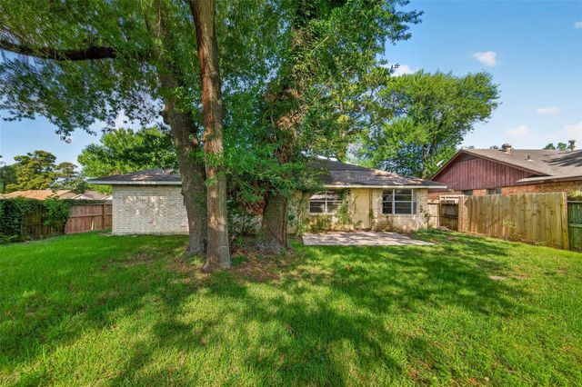 9702 Hillis Street, Houston, TX 77078