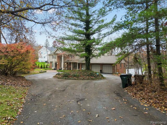 56853 Mount Vernon Road, Shelby Twp, MI 48316