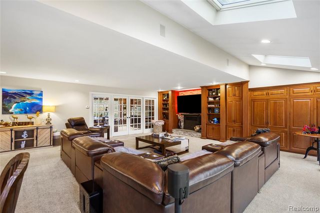 56853 Mount Vernon Road, Shelby Twp, MI 48316