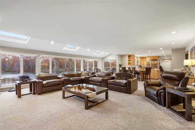 56853 Mount Vernon Road, Shelby Twp, MI 48316