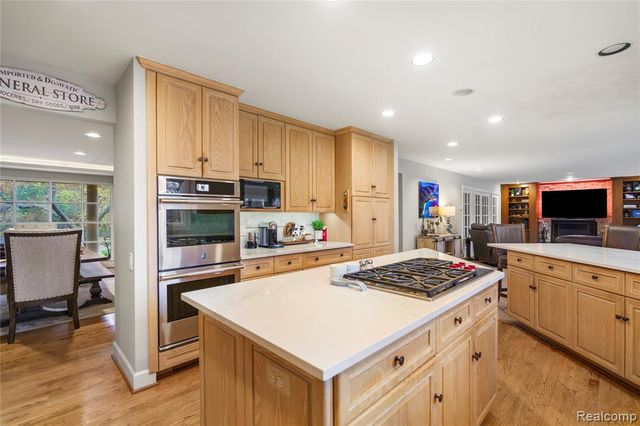 56853 Mount Vernon Road, Shelby Twp, MI 48316