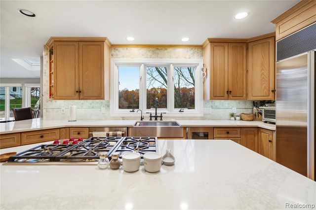 56853 Mount Vernon Road, Shelby Twp, MI 48316