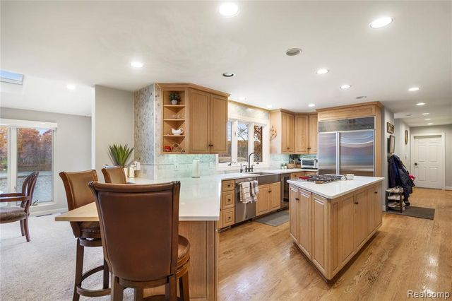 56853 Mount Vernon Road, Shelby Twp, MI 48316