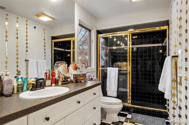 56853 Mount Vernon Road, Shelby Twp, MI 48316