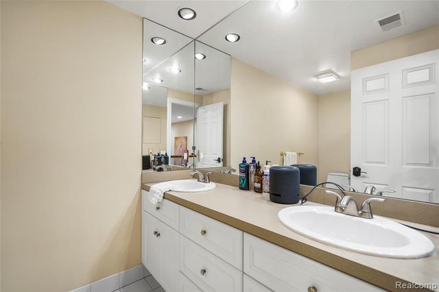 56853 Mount Vernon Road, Shelby Twp, MI 48316