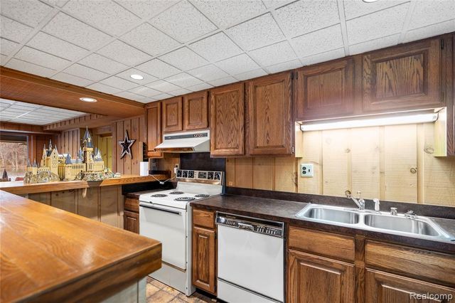 56853 Mount Vernon Road, Shelby Twp, MI 48316