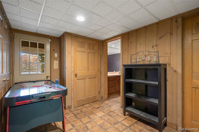 56853 Mount Vernon Road, Shelby Twp, MI 48316