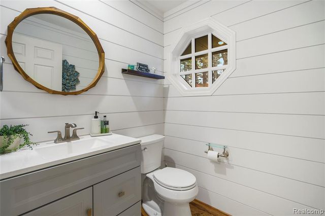 56853 Mount Vernon Road, Shelby Twp, MI 48316