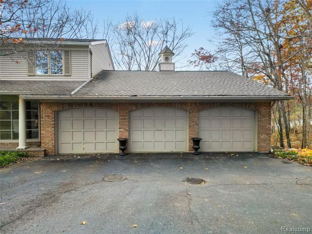 56853 Mount Vernon Road, Shelby Twp, MI 48316