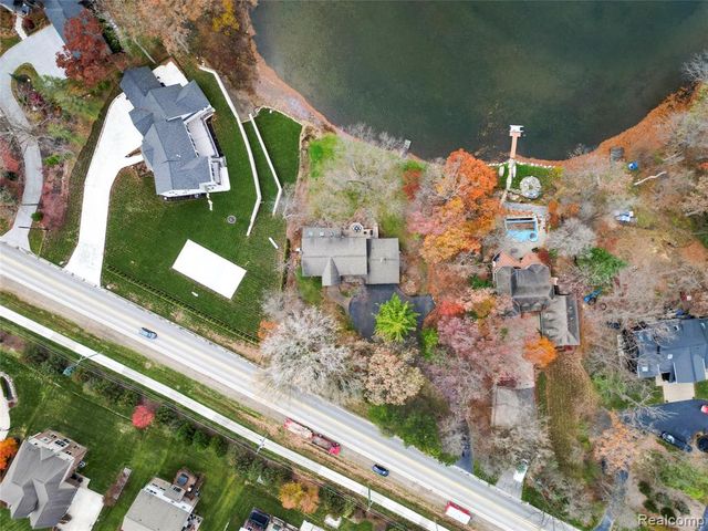 56853 Mount Vernon Road, Shelby Twp, MI 48316