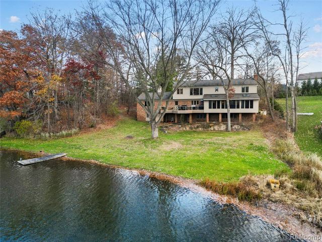 56853 Mount Vernon Road, Shelby Twp, MI 48316