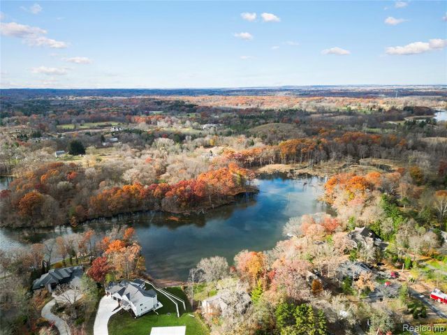 56853 Mount Vernon Road, Shelby Twp, MI 48316