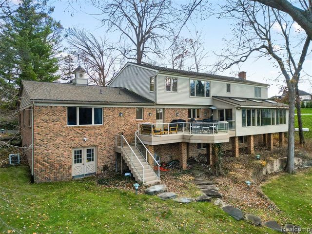 56853 Mount Vernon Road, Shelby Twp, MI 48316