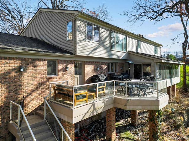 56853 Mount Vernon Road, Shelby Twp, MI 48316