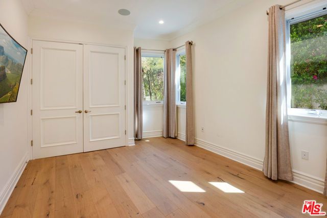 345 S Saltair Avenue, Los Angeles, CA 90049