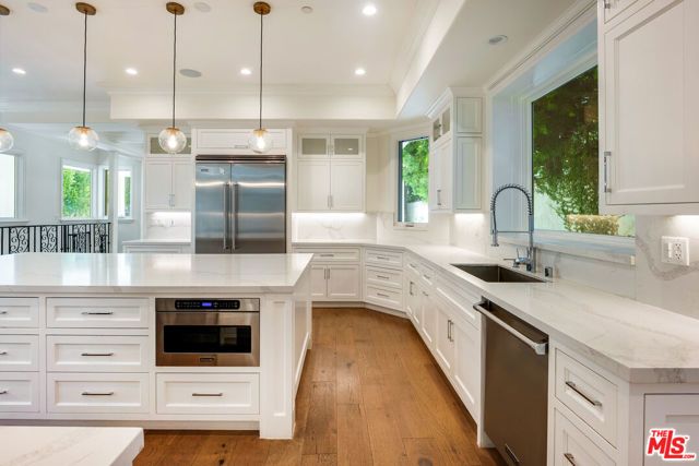 345 S Saltair Avenue, Los Angeles, CA 90049