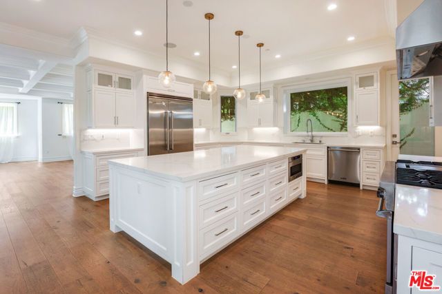 345 S Saltair Avenue, Los Angeles, CA 90049