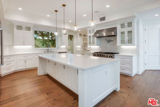 345 S Saltair Avenue, Los Angeles, CA 90049