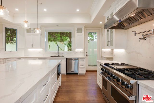 345 S Saltair Avenue, Los Angeles, CA 90049