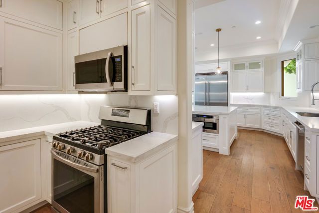 345 S Saltair Avenue, Los Angeles, CA 90049