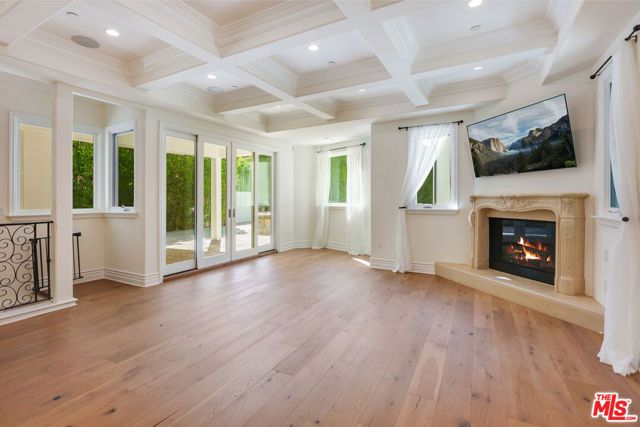 345 S Saltair Avenue, Los Angeles, CA 90049