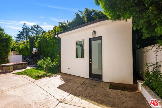345 S Saltair Avenue, Los Angeles, CA 90049