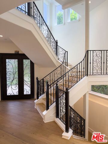 345 S Saltair Avenue, Los Angeles, CA 90049