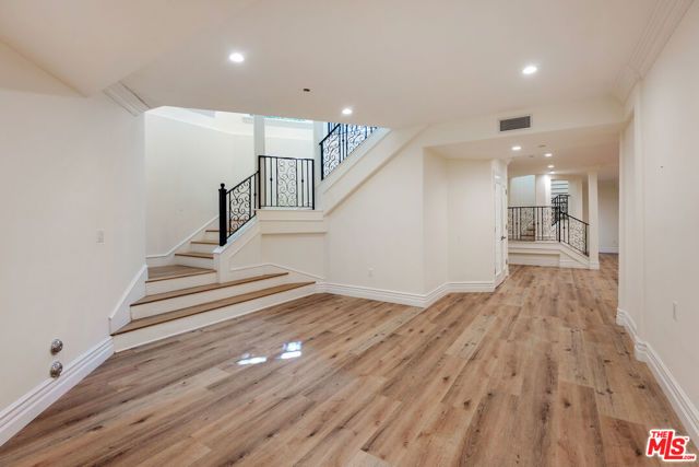 345 S Saltair Avenue, Los Angeles, CA 90049