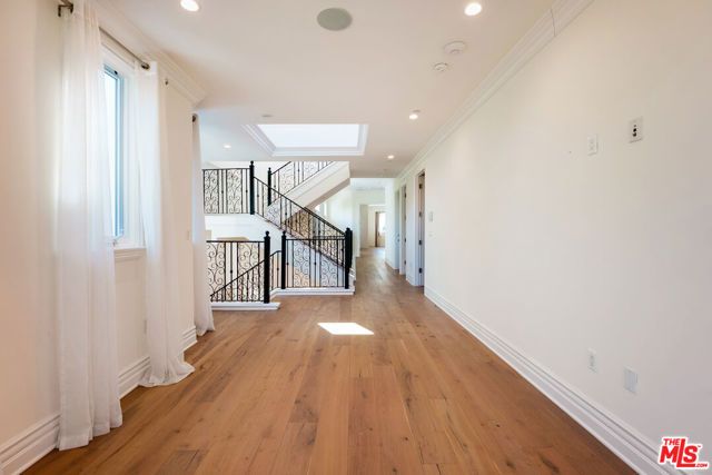 345 S Saltair Avenue, Los Angeles, CA 90049